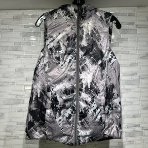 GERRY WOMENS REVERSIBLE HOODED‎ DUCK DOWN VEST  SIZE  MEDIUM METALLIC/ GREY CAMO